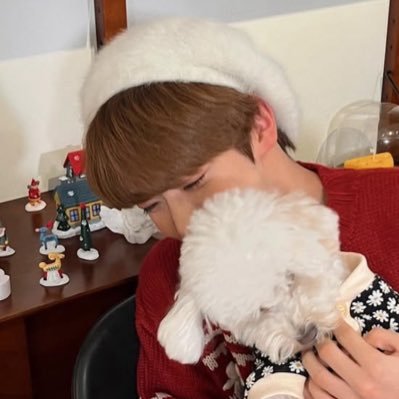 chizukeyki's profile picture. your romantic hooman, author, artist || #차웅기 ── .✦ (semi ia)