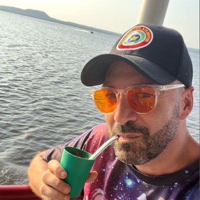 AndresCarceller's profile picture. 📍Currently in Asunción 🇵🇾✈️🌍 I travel, sharing what I learn about SEO 🔥 AI/ML & Growth🚀 | Friends are my money, passion is my engine, love is my religion.