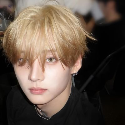 writemywonie's profile picture. what's wrong dear you've barely touched your 난 알아 perfect way 내 본능을 그리고 목마름