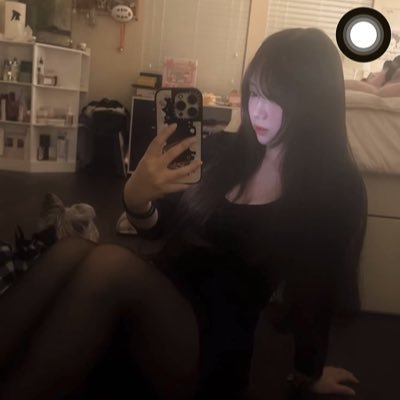 isa822179285341's profile picture. 19 • viet ♡