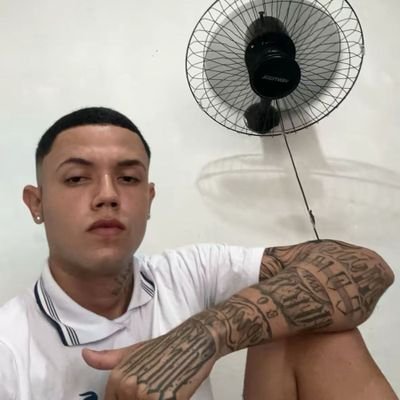 willyviegas_'s profile picture. 𝒎𝒐𝒓𝒕𝒆 𝒆 𝒗𝒊𝒅𝒂, 𝒑𝒐𝒆𝒔𝒊𝒂

Futuro escritor.