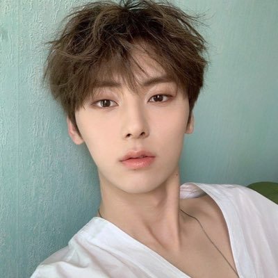 Binarynb626's profile picture. 179가좋아180이좋아?나키는179.몇임뭐가더좋아