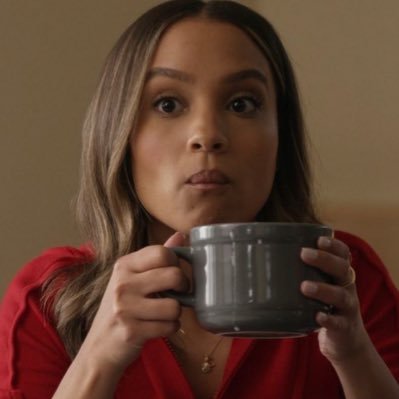 girlwhobegins's profile picture. if sydney adamu & evan buckley were mixed in one awkward girl.