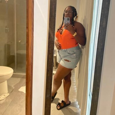 aunja_'s profile picture. Resiliency.