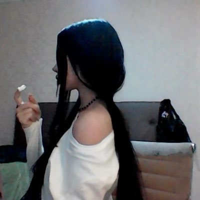 iimnn2b's profile picture. saniaholic etc etc