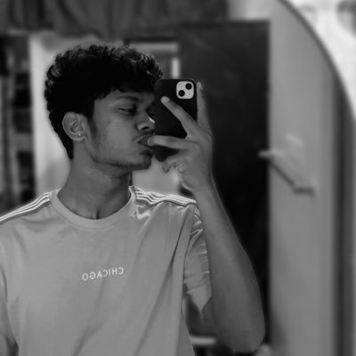 dubukuu_'s profile picture. A manirathnam story 🍉🤍 @dhanushkraja 🖤