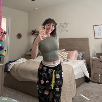 JohnsonAva43664's profile picture. This is my new account if you follow me i will do the same thanks 😊