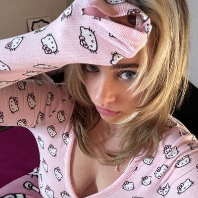 icicashift's profile picture. 🫟