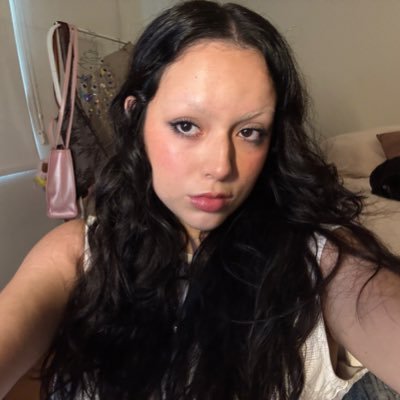 suiltry's profile picture. todos los días amanezco linda pero