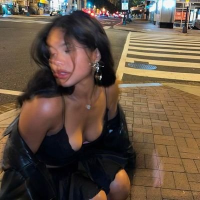 bellineautora's profile picture. escrevo máfia romance e traumatizo muita gente