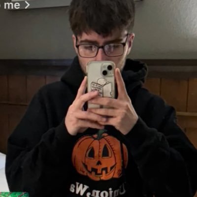 h8puke's profile picture. 𓆩†𓆪 | studying entomology | 17 | top 25 gd player in tennessee