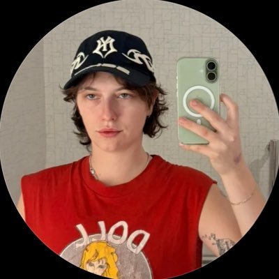 c_ironn's profile picture. 