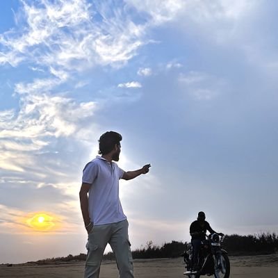 Cinema_Banisaaa's profile picture. don't find happiness in others