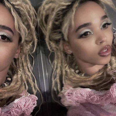 girlikeyoona's profile picture. Games and music 🥹 | nmixx pinkpantheress, twigs, mitski, bjork, arca, Sophie, kelela