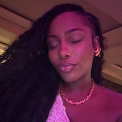 _jazminamber's profile picture. Namasté