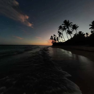 Amnahlln's profile picture. رَبَّنَا وَسِعْتَ كُلَّ شَيْءٍ رَحْمَةً وَعِلْمًا