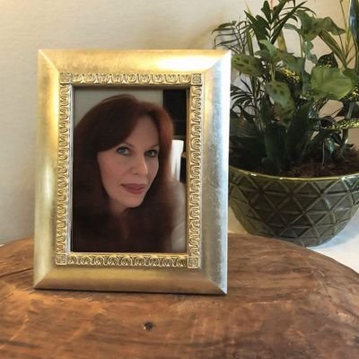 Evontiamo1's profile picture. Influencer for META promoting actors & musicians, musician, trade broker. lover of music 🎶 & animals, romance, love, ti amo on telegram @Italianevon