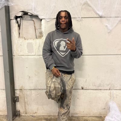 chefdeemusic's profile picture. MORE BANDS OTW - @lostboyschannel