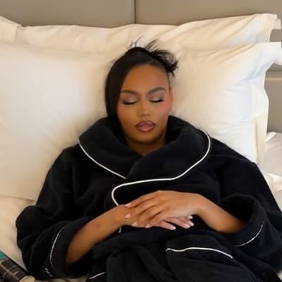 LilonaKlaas's profile picture. in my own word. 🍂