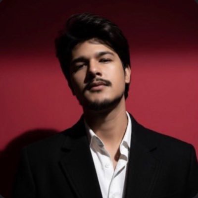 vineetcres's profile picture. 21 in tech. building @askyourdata