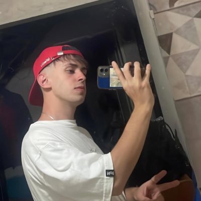 charcolapinto's profile picture. Monogamia patria y Ferrari🇮🇹