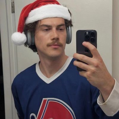 phillmth's profile picture. Más canadiense que estadounidense
Mi corazón en el campito silvestre
Profesor de matemáticas escuela 145