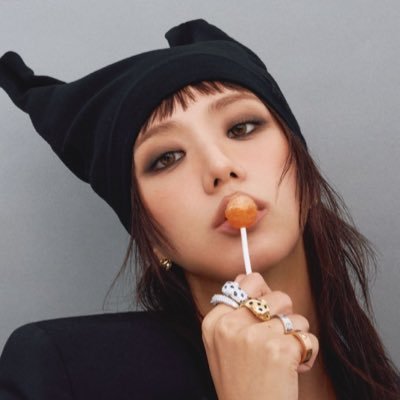 archivejisoo's profile picture. fan account.