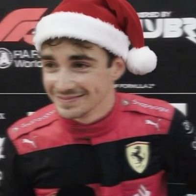 sweet_lo0pes's profile picture. ¹⁶ ³³ ⁴⁴ 
Enjoy the butterfly's