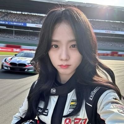 seraphmist's profile picture. just a roblox + random vibes account👾💫