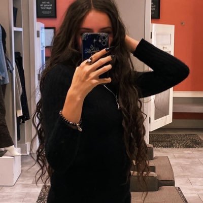 777pretty999's profile picture. meh