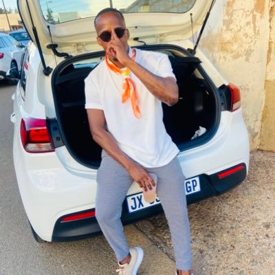 molebatsi_45's profile picture. I’m here to cap, fish & laugh || @Arsenal @orlandopirates @MercedesAMGF1 || Free Palestine 🍉