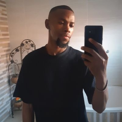 Kgoele_David's profile picture. the gorgeous day is a sad boy's love affair. (illustrator/ graphic designer).
https://t.co/g3pjttpIBJ