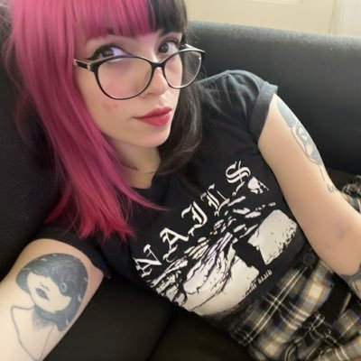 404malwarekitty's profile picture. horror cute fantasy :: front-end & mobile developer :: computer science student