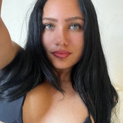 iflookcouIdkill's profile picture. 