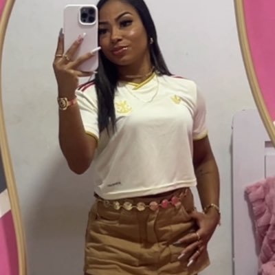 Lari__Raquel's profile picture. GÊMEOS ♊️ | +021 | diferente das iguais