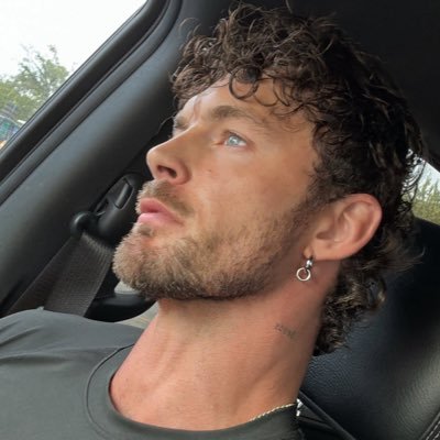 holystudd's profile picture. Leándro Etereo || Parasite God