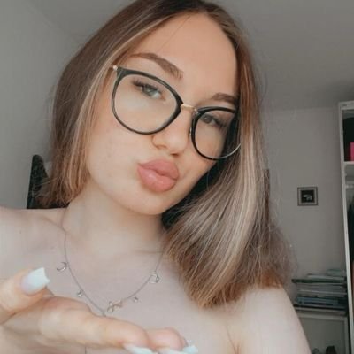 simonesebet's profile picture. click on the follow button 
I promise to follow back