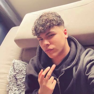 kauasantino's profile picture. i love the weeknd ❤️‍🩹