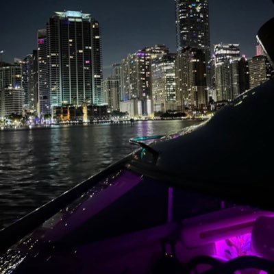 LavishFilmz's profile picture. 21⚔️Content Creator 🎥 MX🇲🇽!Dms are open📩. Ask about menu for more content 🕸️We’re back and active this time fr. HMU for more content