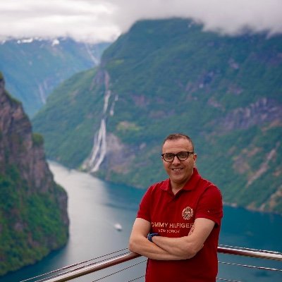 mahmoud_mosallm's profile picture. أهلاوي 🦅 صانع محتوي عن السفر Travel content creator