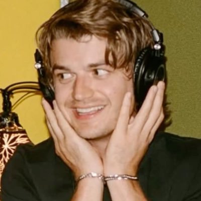 terzoautism's profile picture. 25! / 18+ wheelchair lesbian 𝜗𝜚 / FREE PALESTINE 💛