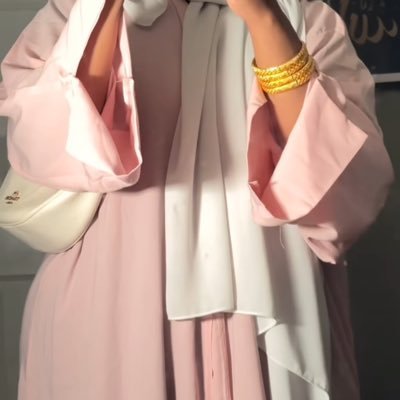 ZahraFatiima_'s profile picture. curating flavors | ᥫ᭡ plant mom | multitalented cry baby in her soft feminine era 🌸🎀 | building @zittar_ng حمدا لمن يسمع الخلق وهو مجيب