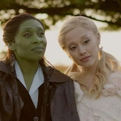 rociodolan's profile picture. 🎬letterboxd: rociodolan | 🫧esta es mi pequeña burbuja donde hablo de cine, series, música y cosas random