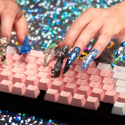 LaurenGoode's profile picture. Senior Correspondent @WIRED. DMs open. Send me tips on what's happening in Silicon Valley and beyond on Signal @ ChaoticGoode.12 (no PR pitches there)