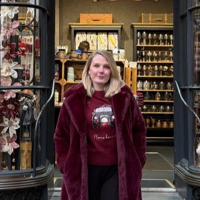 CarinbeF's profile picture. Je suis Esthéticienne dans un salon de beauté; X, est une agréable application, j'espère que je pourrai m'amuser et passer d'agréable moment sur le site.