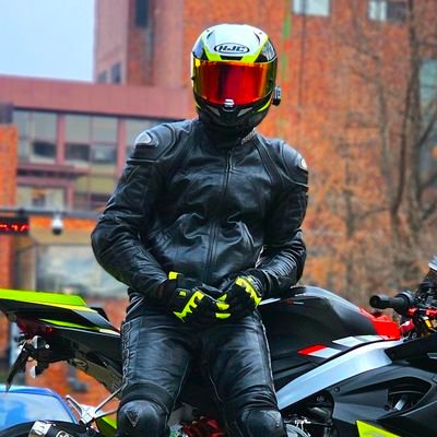 BrunoTuras's profile picture. 2+2=4
Trying to figure out the truth that has been hidden from us since the beginning of time.