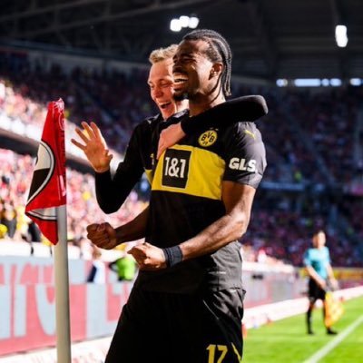 KeisukeBVB's profile picture. @BVB #ドルサポラーメン部 #ドルサポつけ麺部 #ドルサポズーレ部 #ドルサポ変態部  #ドルサポ風俗部