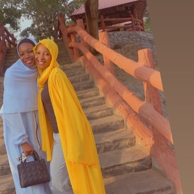 na_iimaaah's profile picture. • Abayas • Jallabs • Veils • Night wears & More.