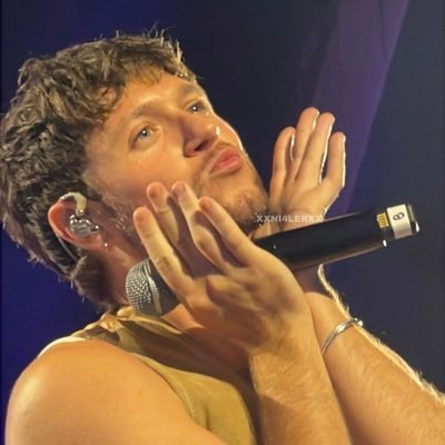blondedniall's profile picture. love. light. niall