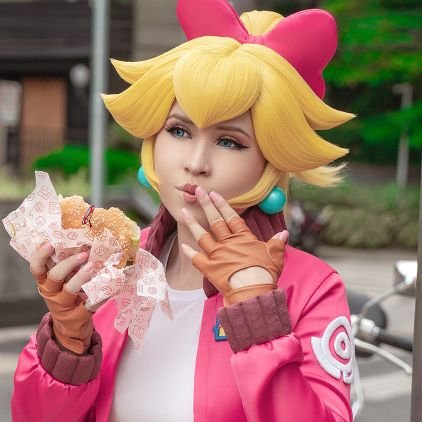 layze_michelle's profile picture. 